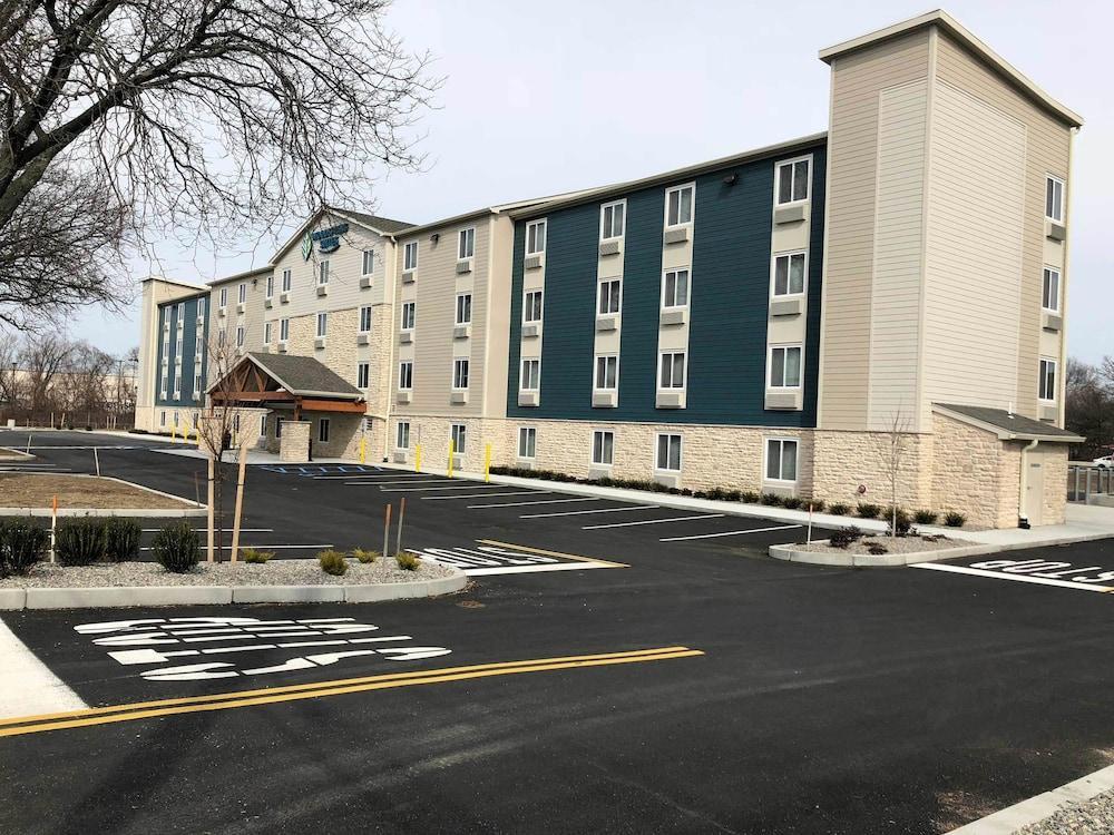 Woodspring Suites Providence Exterior foto